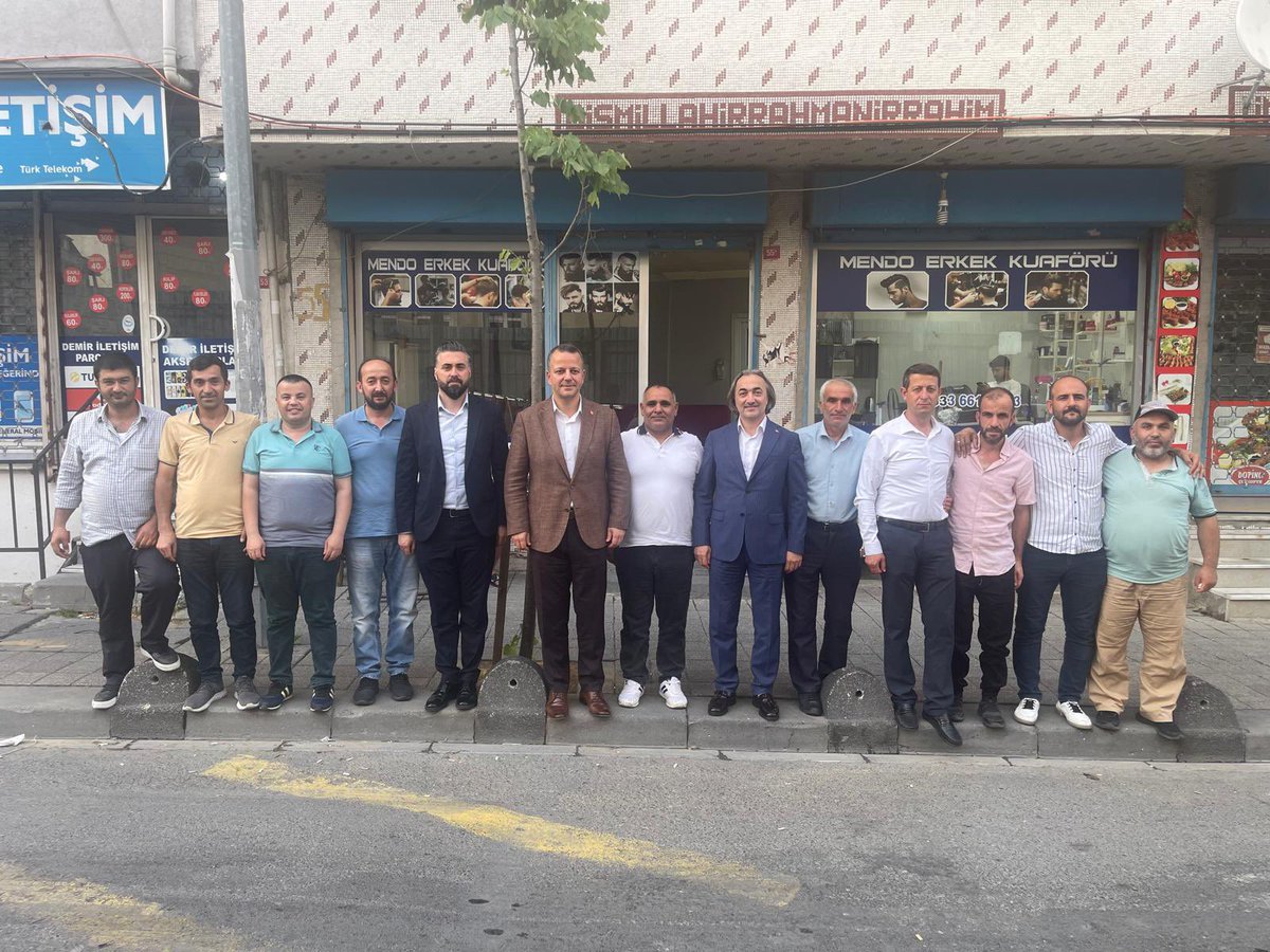 syigitoglu18's tweet photo. İl Başkanvekilimiz @akinbayram__ ile birlikte, 50. Yıl Mahalle Başkanımız Menderes Divarcı’yı iş yerinde ziyaret ettik.

Misafirperverliğinden dolayı teşekkür ederim. https://t.co/gqdw6Ub5JK