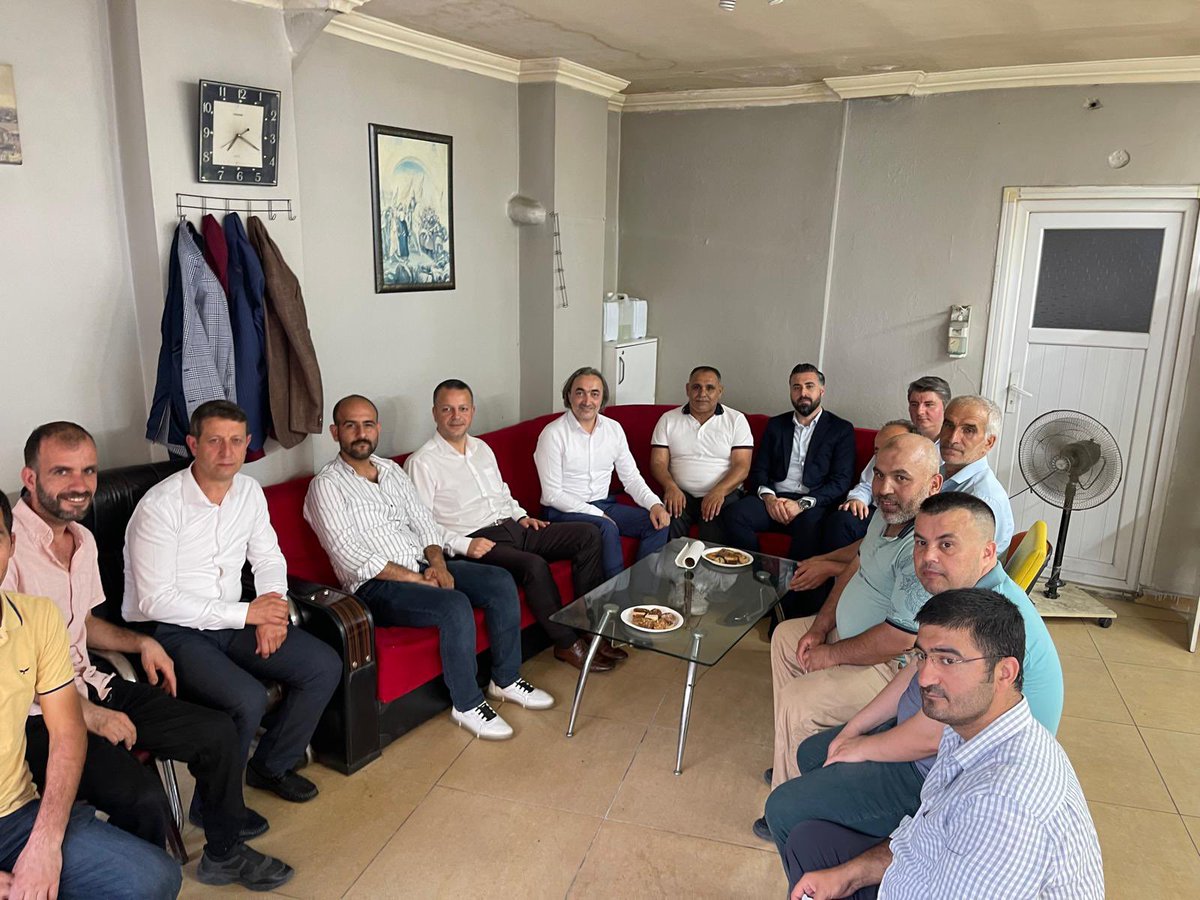 syigitoglu18's tweet photo. İl Başkanvekilimiz @akinbayram__ ile birlikte, 50. Yıl Mahalle Başkanımız Menderes Divarcı’yı iş yerinde ziyaret ettik.

Misafirperverliğinden dolayı teşekkür ederim. https://t.co/gqdw6Ub5JK