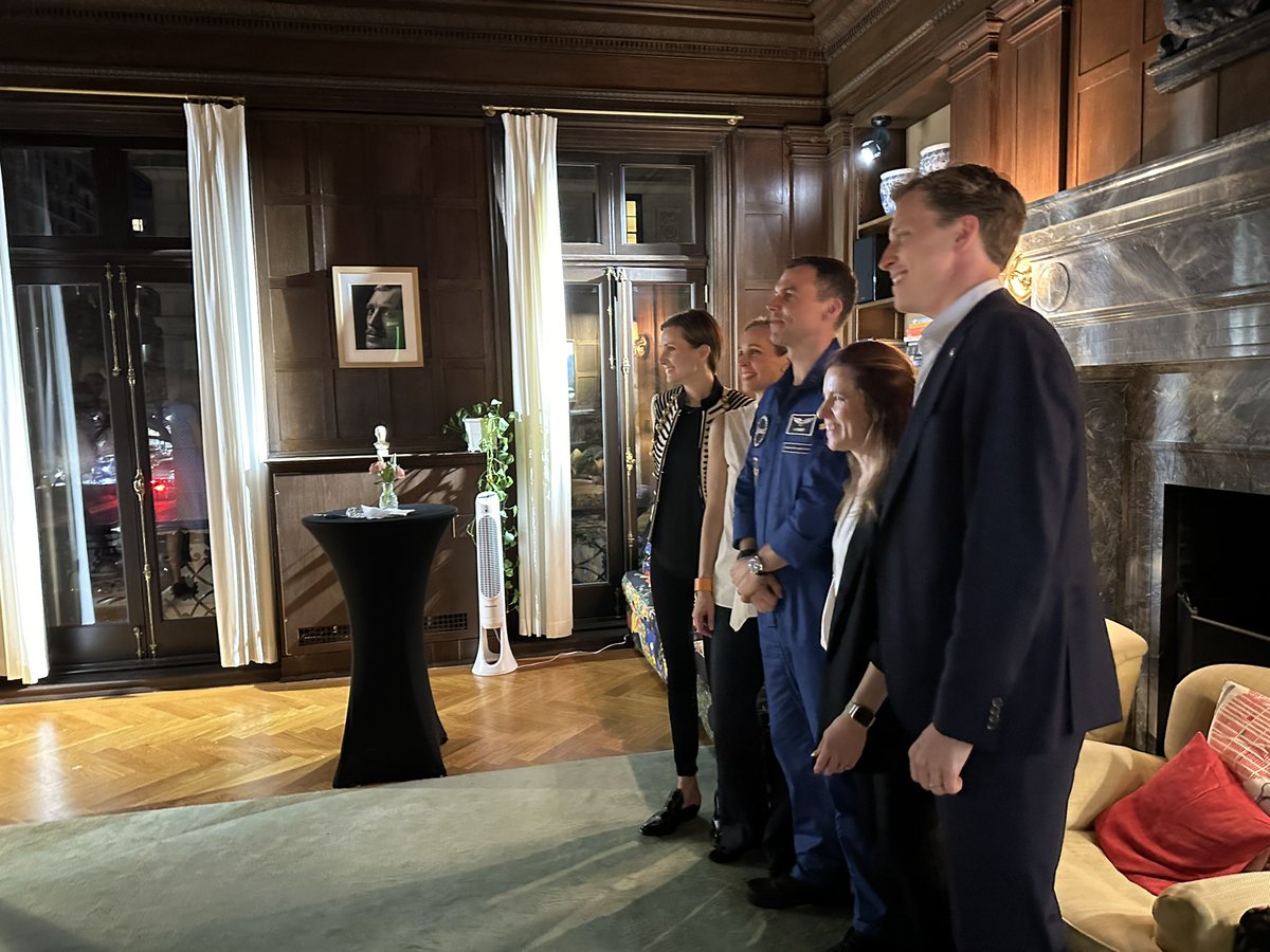 Andre Watson 🧬 (@nanogenomic) on Twitter photo I’ve recently had the pleasure of attending the @BioCommission Bipartisan Commission on Biodefense for their release of the 2024 Blueprint for Biodefense, with @RajPanjabi, <a href="/GovRidge/">Gov. Tom Ridge</a>, @DaschleGroup, <a href="/RepFredUpton/">Rep. Fred Upton</a>, <a href="/JimGreenwood/">Jim Greenwood</a>, <a href="/DHSgov/">Homeland Security</a>’s Ken Wainstein, and <a href="/DrAshaMGeorge/">Asha M. George, DrPH</a>; as I’ve recently had the pleasure of attending the @BioCommission Bipartisan Commission on Biodefense for their release of the 2024 Blueprint for Biodefense, with @RajPanjabi, <a href="/GovRidge/">Gov. Tom Ridge</a>, @DaschleGroup, <a href="/RepFredUpton/">Rep. Fred Upton</a>, <a href="/JimGreenwood/">Jim Greenwood</a>, <a href="/DHSgov/">Homeland Security</a>’s Ken Wainstein, and <a href="/DrAshaMGeorge/">Asha M. George, DrPH</a>; as
