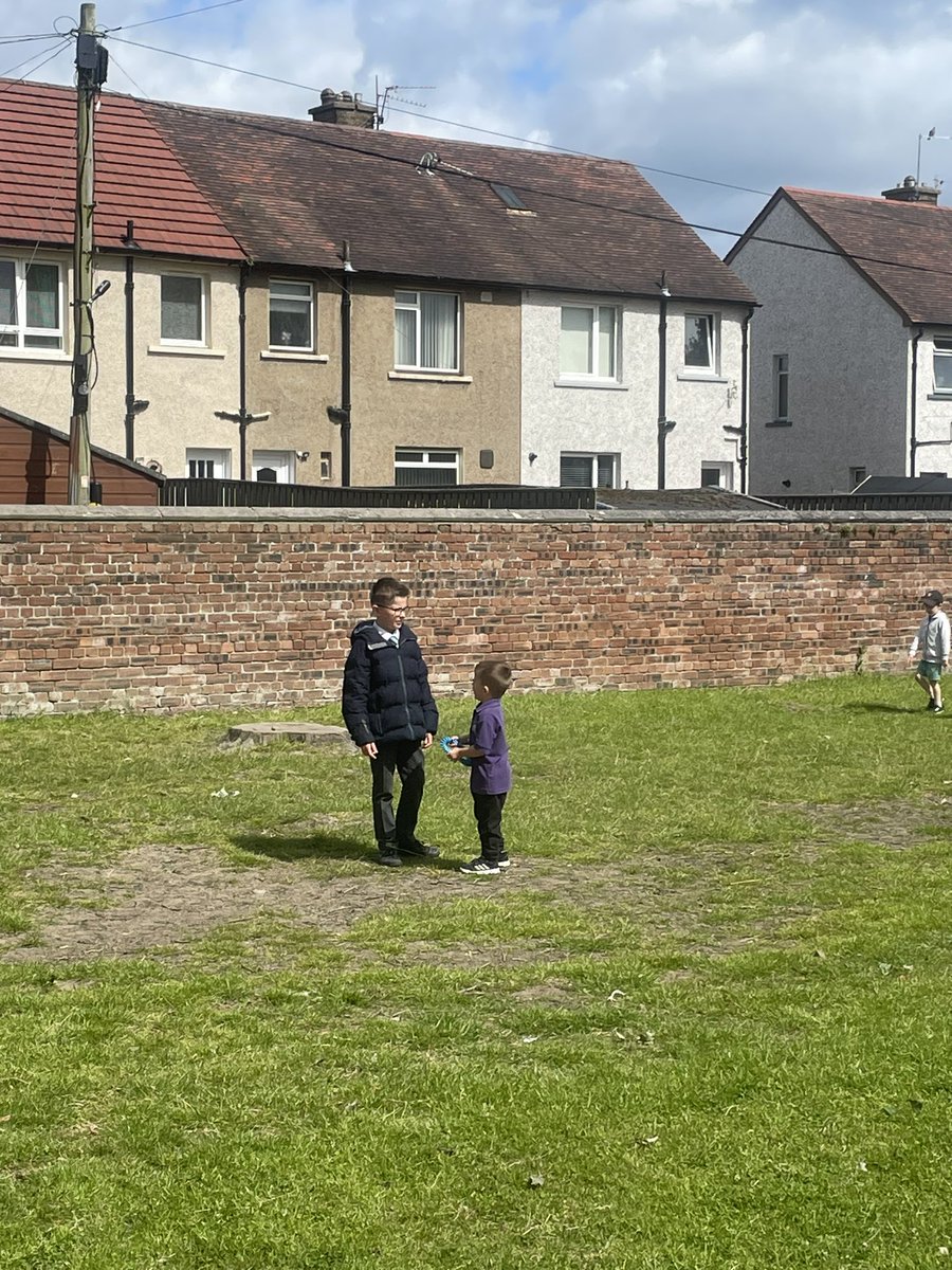 bps_one's tweet photo. Today we met our Playground Buddies 💜👧🏻👦🏾👩‍👧‍👦@beanxnursery https://t.co/7Mqqs0vcUb