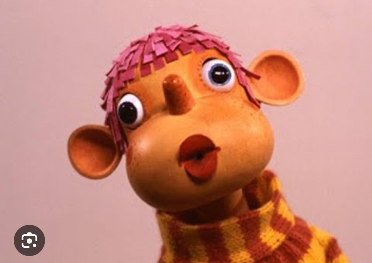 Why do I see Pob when Jess is on screen  #loveisland