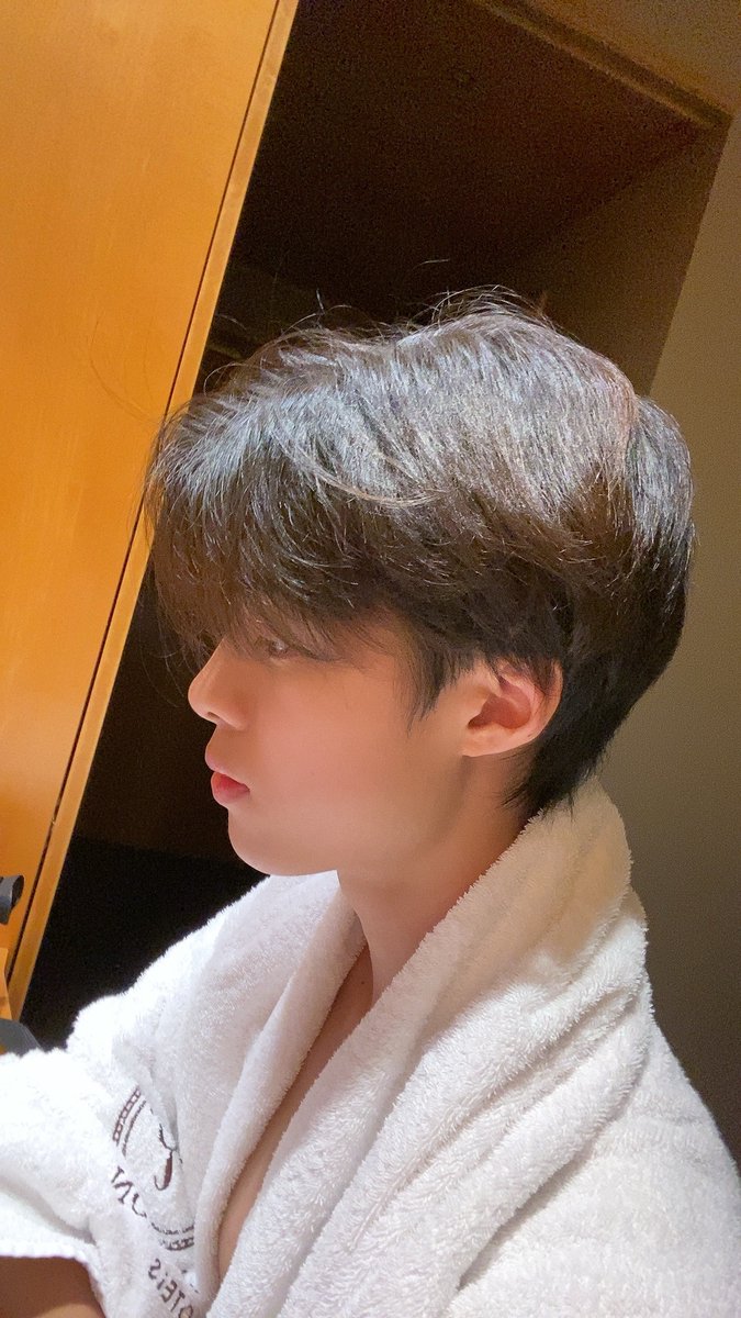 Ssaaaamuel's tweet photo. 好無聊 https://t.co/Jgirtn1mKh