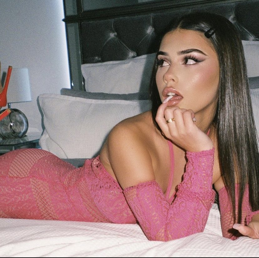 PefectNight_'s tweet image. Sweet like sugar. I’m your favorite dream. 🍬💭