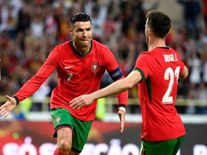 Zueira__futte's tweet photo. - Que golaço que o Cristiano fez. 39 anos imparável! https://t.co/fafDp3l9z1