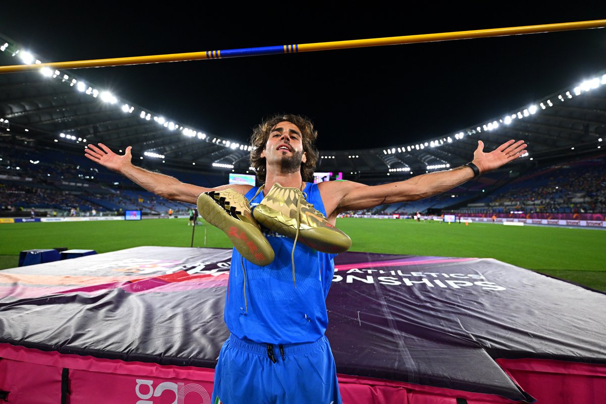 The king of the high jump 👑

Gianmarco Tamberi produces one of his greatest ever performances to become European high jump champion for the third time 🔥

In front of the President of Italy and a packed crowd, he jumps a championships record of 2.37m 🇮🇹