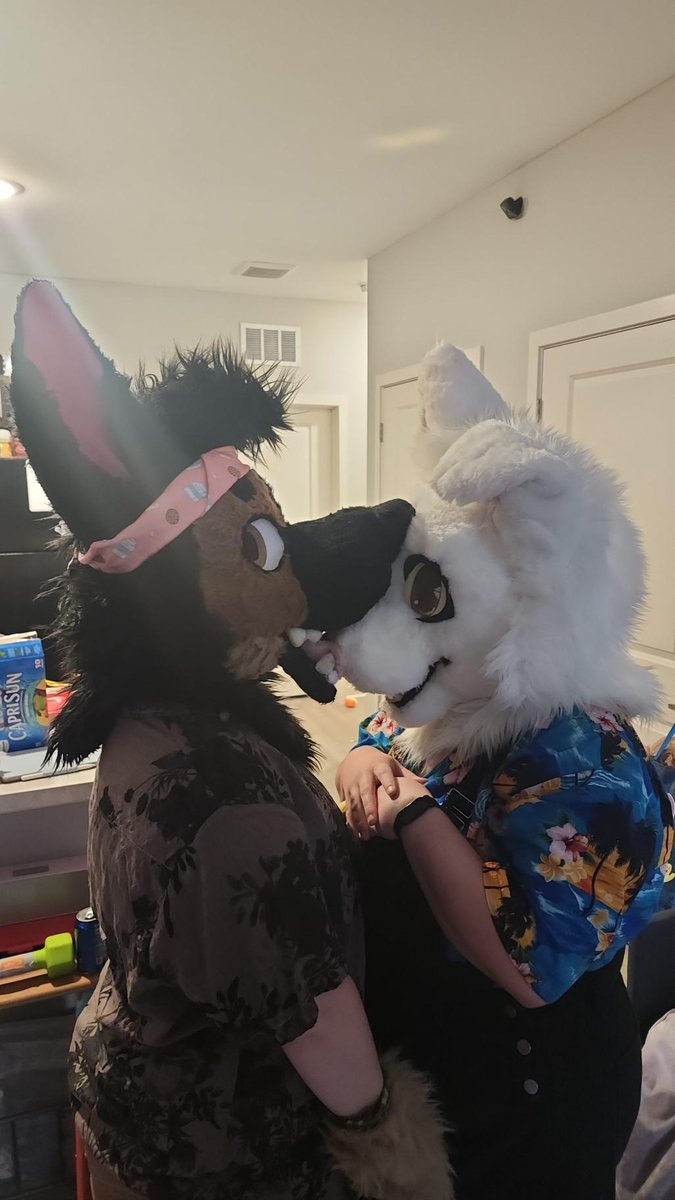 At0mmutt's tweet photo. Photos from my friends birthday party! https://t.co/4hInjQuj3X