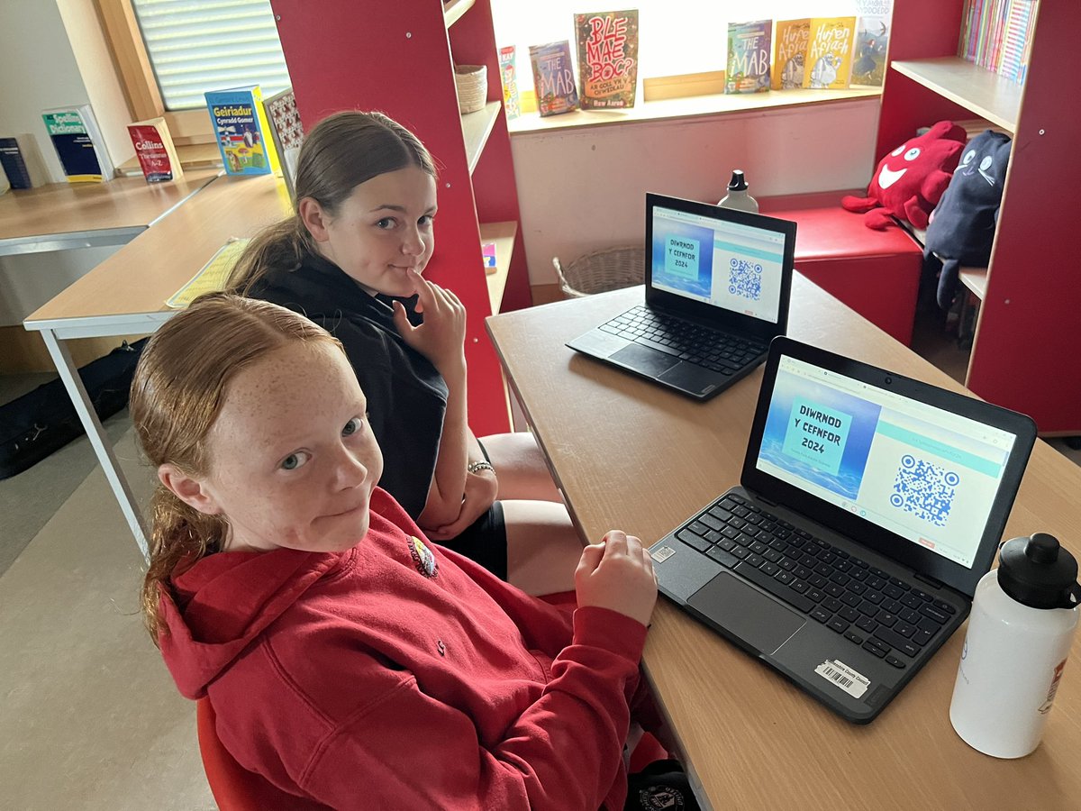 ParcyTywyn's tweet photo. Mwynheuodd blwyddyn 6 y wers fyw gyda @YsgolDdigidol ddoe i ddathlu Diwrnod y Cefnforoedd 💻 🌊 🐟
#Pod3 #Bl6 #DinasyddionEgwyddorolGwybodus https://t.co/TdjlCqkgeD