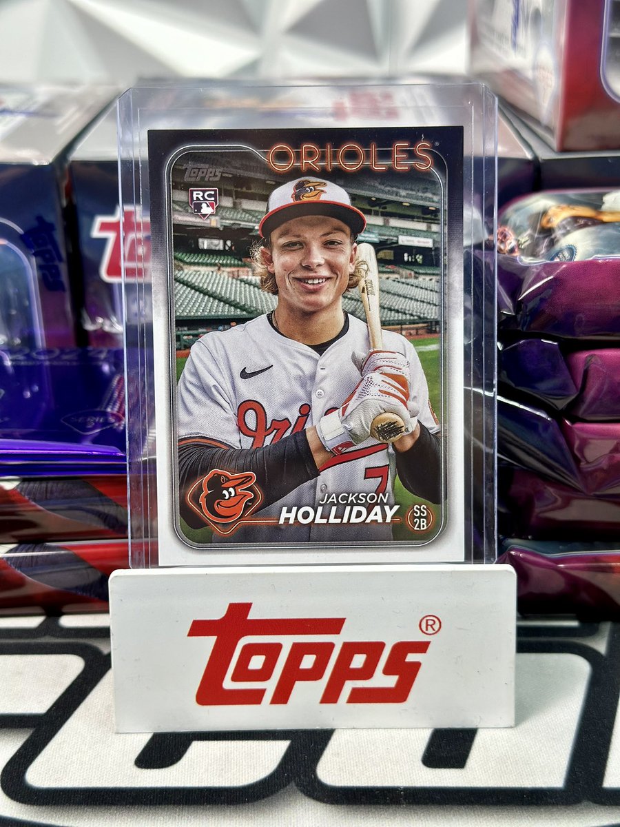 mamabreakscards's tweet image. One of the funnest modern baseball cards made! But wait, this bat knob has “Fun Face” scribbled out?! 🤯🤯🤯

Pulled on @fanaticslive 
#toppsseries2 #eastereggs #jacksonholliday #ssp #ssp #funface #billripken @Topps