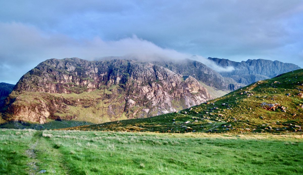 MunroMoonwalker's tweet photo. Evening of magical light in the heart of the #Fisherfield mountains #scotland #nwhighlands https://t.co/xC4D59tL1U