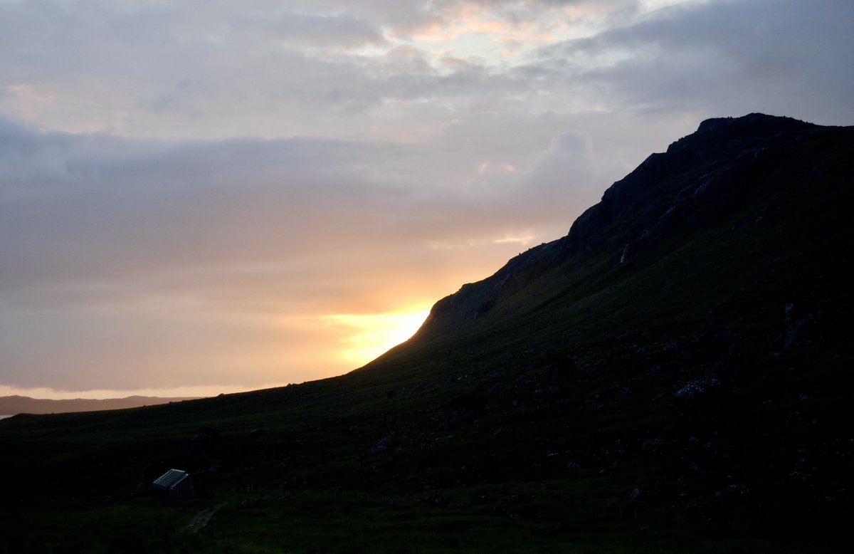 MunroMoonwalker's tweet photo. Evening of magical light in the heart of the #Fisherfield mountains #scotland #nwhighlands https://t.co/xC4D59tL1U