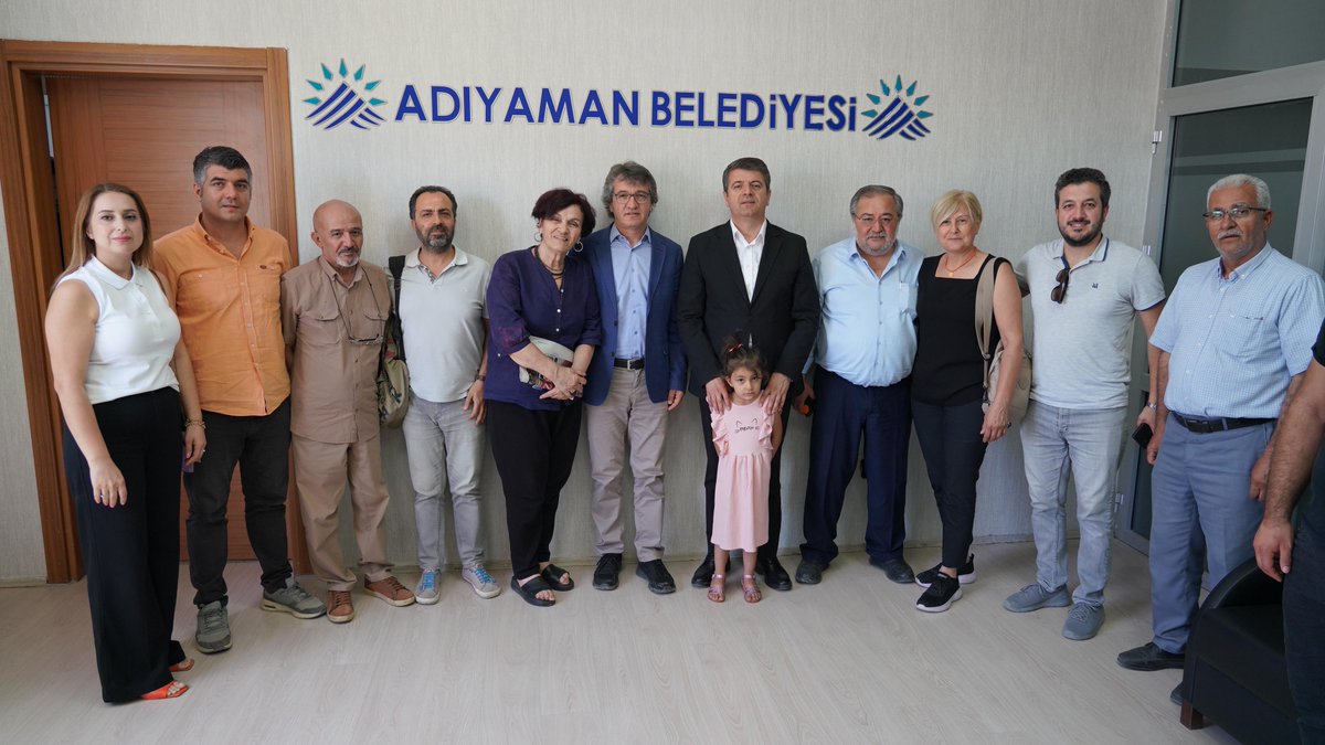 Genel Merkez Yöneticilerimiz, birlikte gelen heyet ve şube yöneticilerimiz ile çeşitli kurum ve STK ziyaretleri gerçekleştirildi. Bu çerçeve de Adıyaman Belediye Başkanı Abdurrahman TUTDERE  makamında ziyaret edildi. Mesleğimize ve toplum merkezine yönelik paylaşımlar yapıldı.