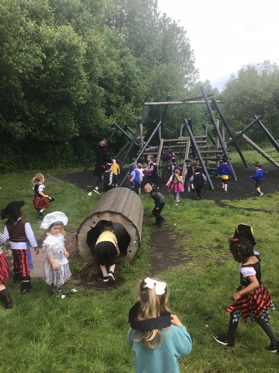 CanonNursery's tweet photo. @CanonNursery @CanonSharples @LT_Trust @Cornerstonesedu #bigwideworld Following the clues to find the treasure. https://t.co/9hZmPVBUEL