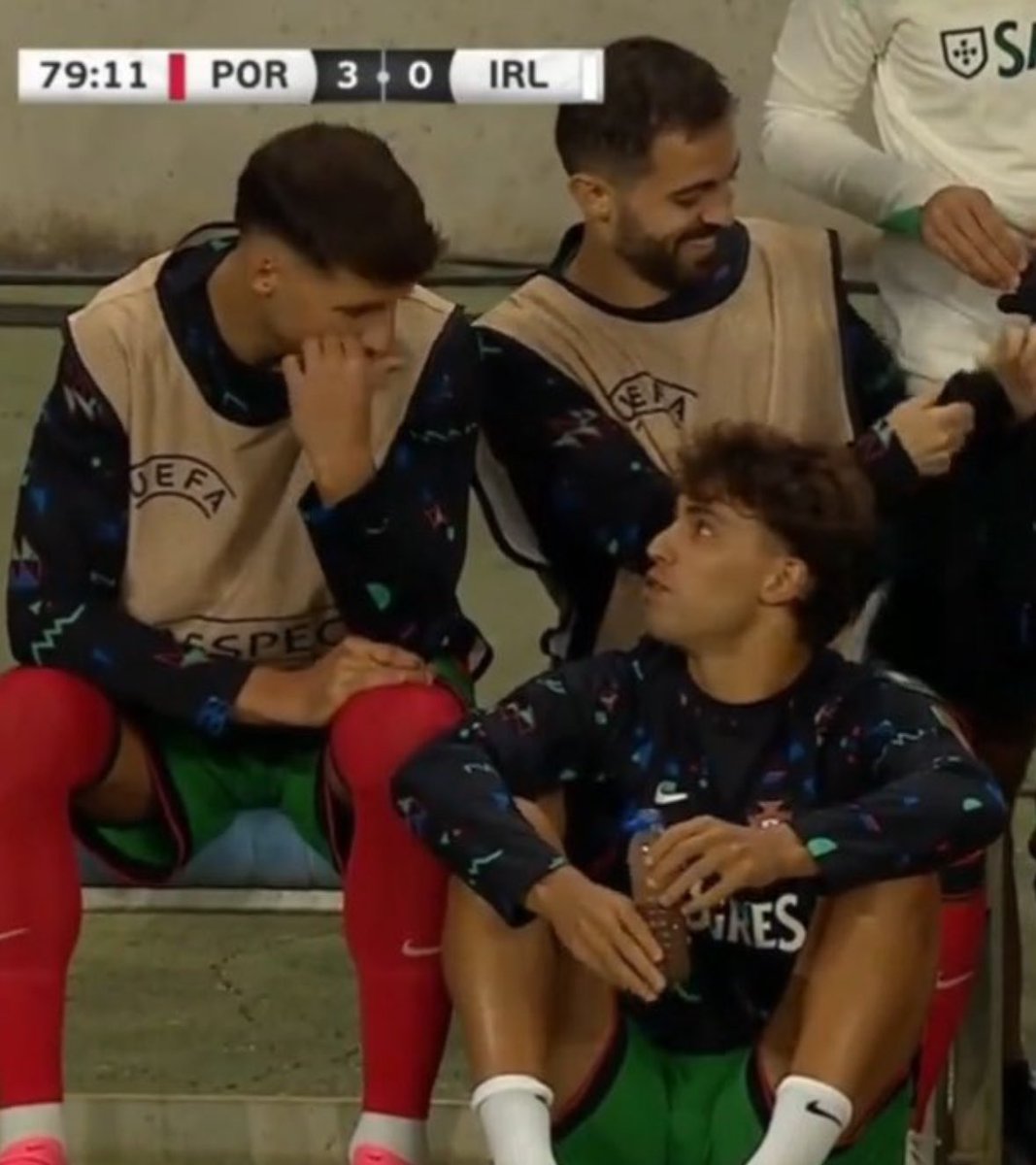 “Quando é que voltamos os três ao Benfica ?” 😍🦅