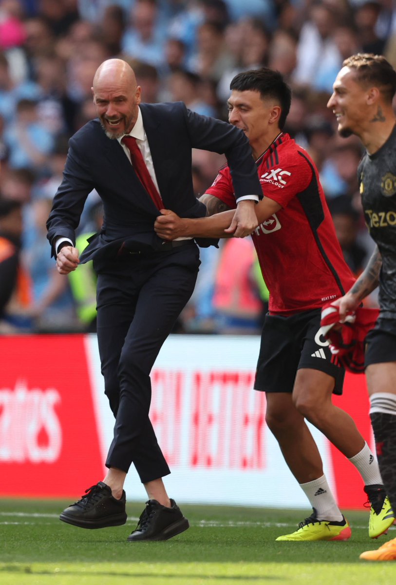 UtdFaithfuls's tweet photo. Damn, not just that he's staying, but he's being offered a NEW CONTRACT.

Erik ten Hag, LFGGG!!!

MY MANAGER!!! ❤️❤️❤️ https://t.co/qW0XHlLZ66