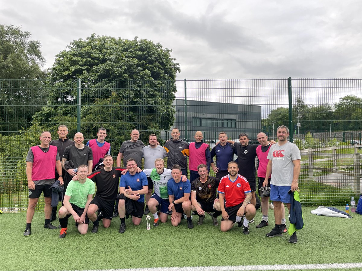Great catch up and match from a selection of Diggle FC old boys tonight ⚽️👍🏻