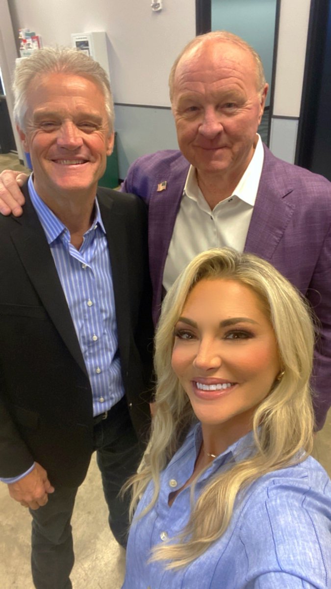 DanielleTrotta's tweet photo. So good to see my boys @Kenny_Wallace @LarryMac28 ❤️ Final #RaceHub show 30 min away. A special 90 minute show full of surprise guests and shared lots of laughs &amp; memories. 6pmET @FS1 https://t.co/vJwU7sADnT