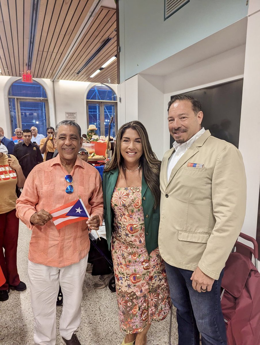 Elizabeth Velez (@elizabethlvelez) on Twitter photo Proud ti be recognized by our amazing US Congressmember <a href="/RepEspaillat/">Adriano Espaillat</a> during the festivities of the national Puerto Rican Day parade! Proud ti be recognized by our amazing US Congressmember <a href="/RepEspaillat/">Adriano Espaillat</a> during the festivities of the national Puerto Rican Day parade!