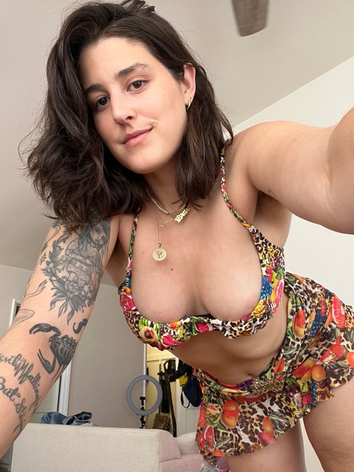 This two piece could be ripped off so easily&hellip; https://t.co/RWQUiBUqXV