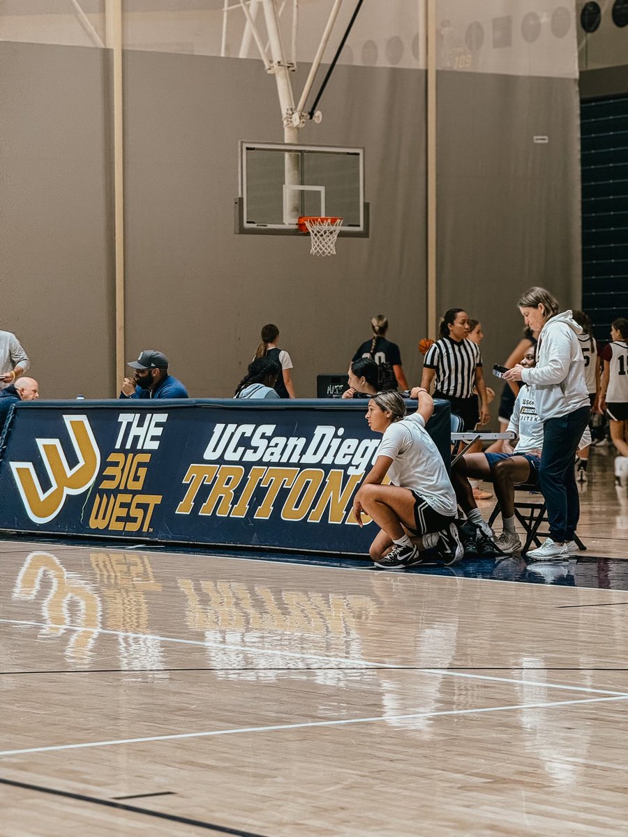 Ellee Statler (@elleestatler) on Twitter photo Thank you coaches for a great camp experience <a href="/UCSDwbb/">UC San Diego WBB</a> <a href="/bb_yasukochi/">Britinee Yasukochi</a> <a href="/Hoops4Heidi/">Heidi VanDerveer</a> <a href="/LeadCoachNique/">PhyNique Allen</a> <a href="/libertypatsgbb/">Libertypatsgbb</a> <a href="/Militantcentral/">JBS Central</a> Thank you coaches for a great camp experience <a href="/UCSDwbb/">UC San Diego WBB</a> <a href="/bb_yasukochi/">Britinee Yasukochi</a> <a href="/Hoops4Heidi/">Heidi VanDerveer</a> <a href="/LeadCoachNique/">PhyNique Allen</a> <a href="/libertypatsgbb/">Libertypatsgbb</a> <a href="/Militantcentral/">JBS Central</a>