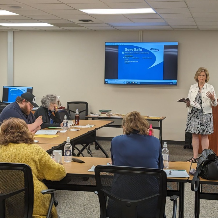 Lamphere's Food Services team in Serve Safe training with Lori Adkins from Oakland Schools - test day is coming, they are sure to pass with flying colors!
#wearelamphere