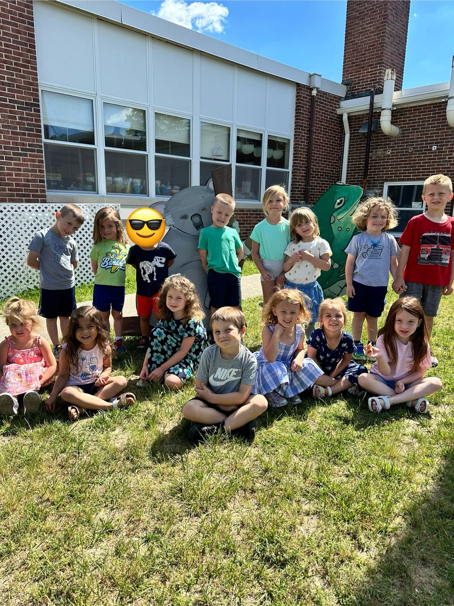 jarmstrong1720's tweet photo. Took a (W)alk into Hopeβs Garden to take one final pic with our class mascot!!! #koalaclass #preschool #nowandthen #abccountdown @Director_Oxy @StaffordTwpEd https://t.co/vAaLdszuCF