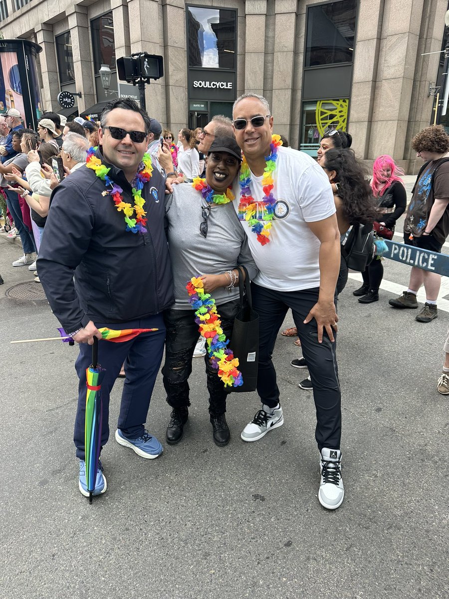 SCDAONews's tweet photo. DA Hayden, SCDAO staff, family, and friends proudly marched in the Boston Pride for the People Parade to celebrate and support the LGBTQ+ community and allies. 🏳️🌈🏳️⚧️
#BP4TP #Pride #PrideMonth #Equality #Inclusion https://t.co/OkQZS6Dijh