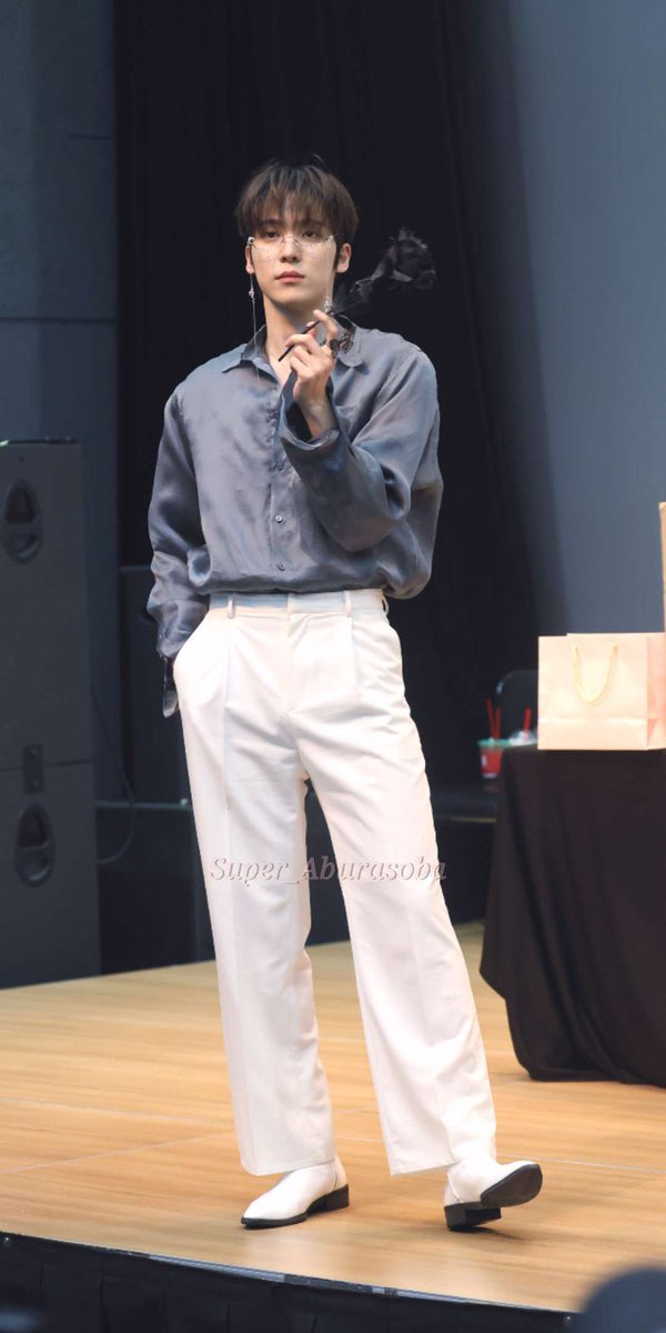 A black rose for the first sweet cunt I see.