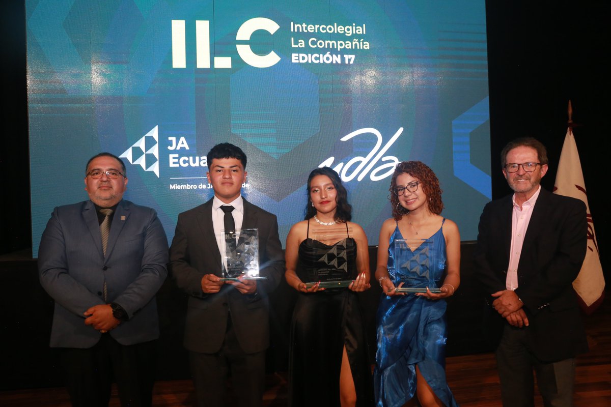 JAEcuador's tweet photo. Felicitamos a todos los equipos galardonados en las diferentes categorías y a los ganadores del Intercolegial La Compañía:
Puesto 1: Wakomu JA - ISM North
Puesto 2: E-Bot JA - Unidad Educativa Jahibé
Puesto 3: Mythics JA - ISM Quito
Gracias a @UDLAEcuador @valoresbvq @EY_Ecuador https://t.co/pR52GU8GrF
