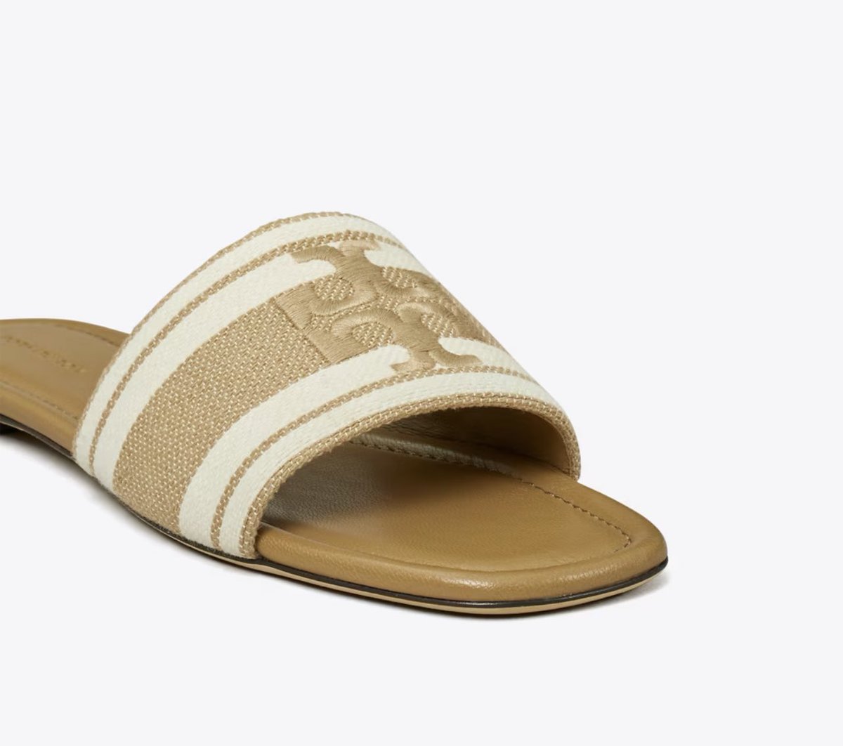 توري بورش 💘

 سليبر الصيف ✨✨

أنيق ويجنن ومتوفر بكل مقاساته 💪🏻

٨٥١ ريال شامل جميع التكاليف ✅