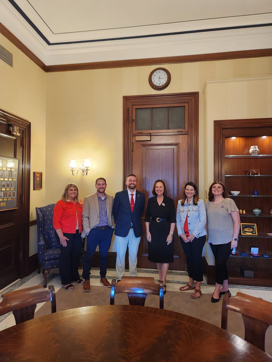 Grateful for opportunity to meet with <a href="/SenatorFischer/">Senator Deb Fischer</a> today to discuss the importance of quality afterschool programs! Her commitment to supporting communities across the state is inspiring. Look forward to hosting her for a visit to one of our program sites. #AfterschoolWorks