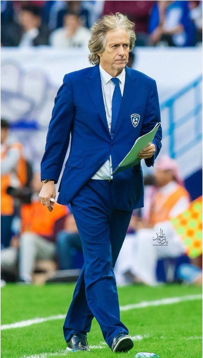 othmanmali's tweet photo. اقتراح الى #الاتحاد_السعودي_لكره_القدم 
من الواضح جلياً ان منتخبنا لا يتقدم مع مدربه الحالي السيد #مانشيني
وأسلوب لعب الإيطالي لم يتأقلم معها لاعبونا بعد اكثر من 20مباراة ما بين ودية ورسميه 
واصبح ضروري تدارك الوضع وكسب الوقت بتغييره بمدرب عرف اللاعب والكرة السعودية وسجل نجاحاً غير مسبوق في الدوري السعودي
أقترح استبداله بمدرب الهلال السيد #جورج_جيسوس الذي اثبت انه مدرب متمرس وكبير وصاحب شخصية وعرف جيداً الدوري والكرة السعودية وسيحقق مع #الاخضر_السعودي نجاحات لم تتحقق من قبل 
والاكيد ان الهلاليين لن يعترضوا لأنهم اكثر من غيرهم يقدمون مصلحة منتخب الوطن 
فقط على إدارة @Yalmisehal ان تملك الجرأة وتطلب المدرب،خاصة وأنه في الأساس كانت فكرة قدومه الى الكرة السعودية لتدريب المنتخب وليس الهلال، ونشر ذلك في حينه.
https://t.co/yoCIMSsQTh
