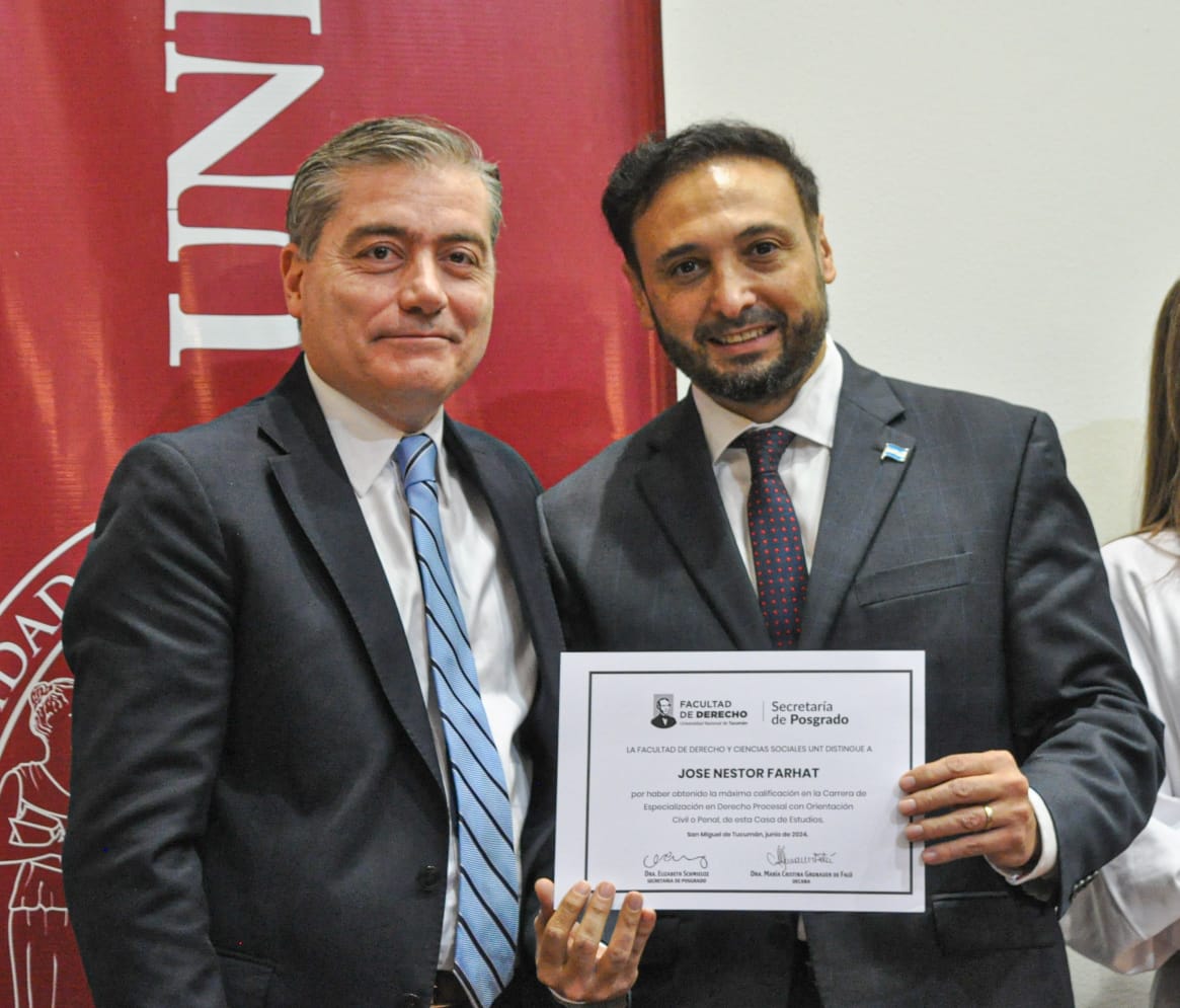 Hoy estuve en la Fac. de Derecho y Ciencias Sociales de la UNT, para recibir la distinción por haber obtenido la máxima calificación en la Carrera de Especialización en Derecho Procesal con Orientación Civil o Penal otorgada por la casa de altos estudios.