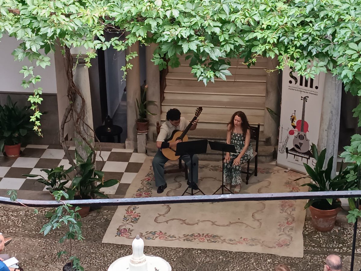 RCSM VictoriaEugenia tweet media