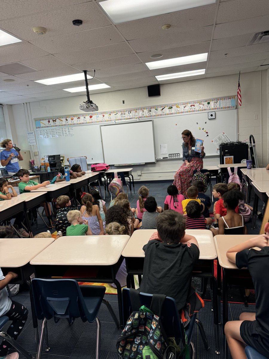 BlevinsElemAP's tweet image. HUGE shout out to @rsdk5math &amp;amp; @rsdk5ela for spending time with us at RSA this week! Your lessons were full of engagement, learning, and laughter!