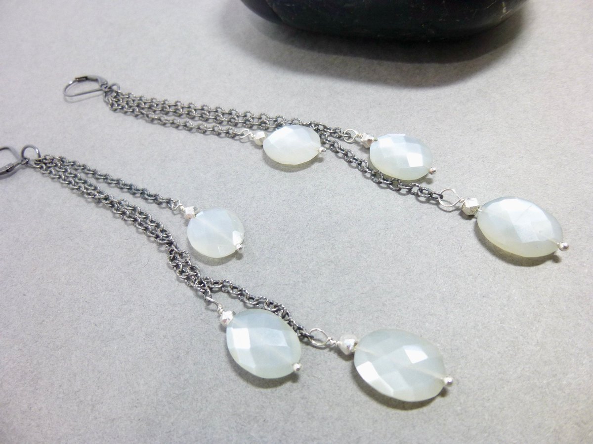 FabulouslyBoho's tweet photo. Sparkling Gray Moonstone Shoulder Duster Earrings, Sterling Silver, Boho Dangle Earrings https://t.co/1Ye2IQzUHu #FabulouslyBohoBling #Etsy #ShoulderDusters https://t.co/rrIpP1cMtb