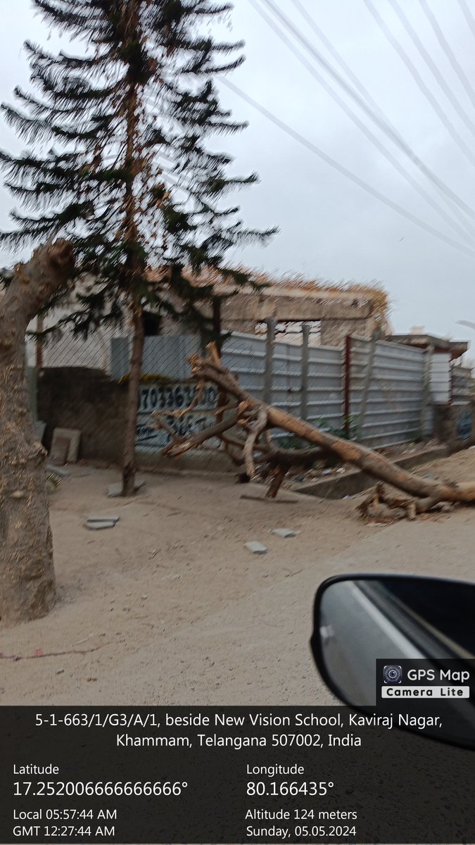 vinay_vangala's tweet image. @tgspdcl contractr penalizd fr tree chopping at Indiranagar, Khammam! Citizens will b pursuing unscientific pruning!
Thank U @DFOKMM &amp;amp; Team 
#SaveFullyGrownTrees 
#OxygenGenerators 
@TgspdclCorpora @Collector_KMM @musharraf_ias @HiHyderabad @revathitweets @DonitaJose @TheNaveena