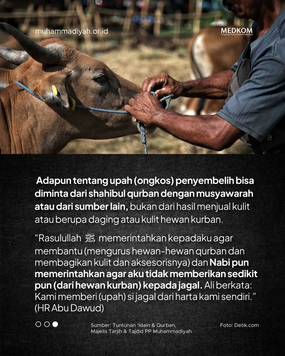 Tugas panitia kurban adalah membantu shahibul qurban untuk mengelola hewan kurban yang akan dibagikan kepada mustahik. Namun rasulullah melarang memberikan upah kepada panitia kurban dari hasil sembelihan hewan tersebut. Hal ini berdasarkan hadis: