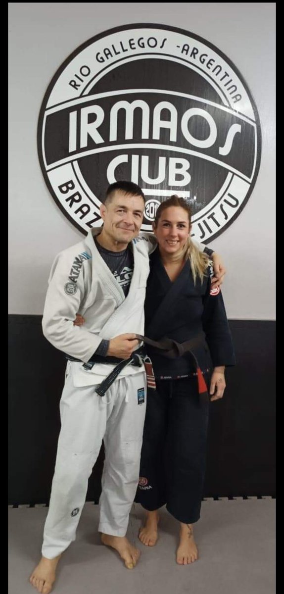 marucba85's tweet photo. Un año de faixa preta un año lleno de felicidad de empuje siempre para adelante que hermoso deporte que conocí que feliz soy #faixapreta #bjj #bjjgirl https://t.co/cL9PQb7NIO