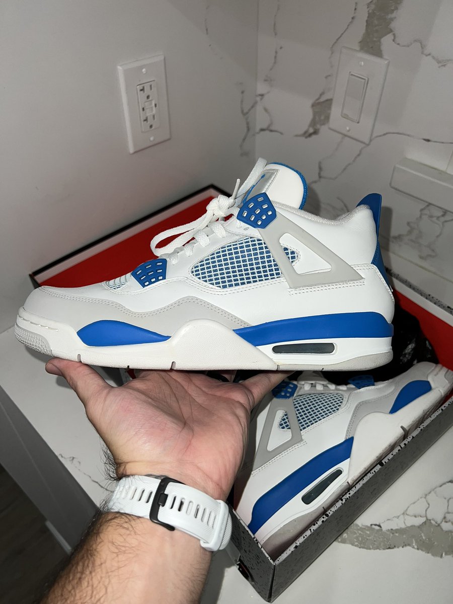 migzkicks's tweet photo. @RetailTuesday size 11.5

Military blue 4 (2012) - worn 9/10
Bred 4 - DS

$260 each plus ship
Or $480 plus ship for boffum https://t.co/gEu8jp7IAq