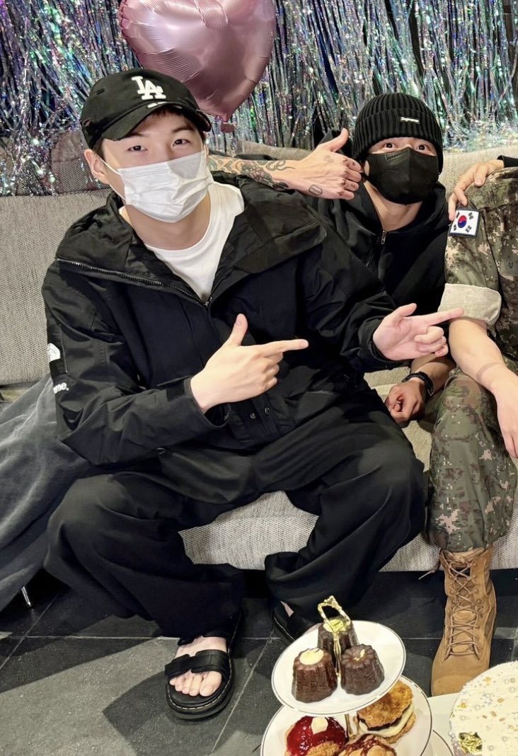 ได้เห็นหน้ายุนกิในรอบหลายเดือนแล้วในที่สุดโฮรร 😭😭😭