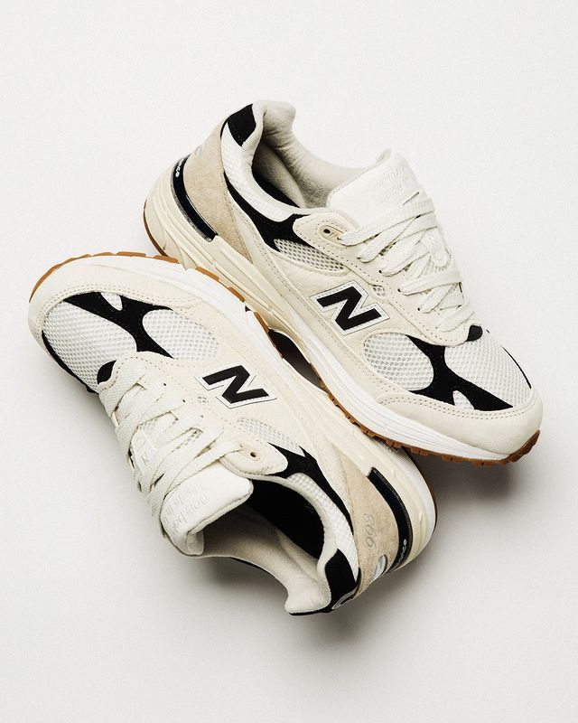 JustFreshKicks's tweet photo. New Balance Made in USA 993 ‘Sea Salt/Black’ 🧂

https://t.co/kX0Af6ueP6 https://t.co/tKz7ciWBBw
