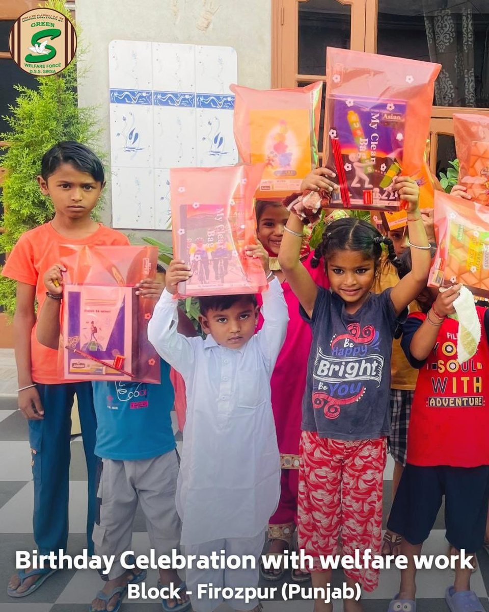 Saniya_Educated's tweet photo. Many times children at the age of playing forget their childhood by getting involved in child labour due to financial problems at home Saint MSG has provided sympathy to such children by providing toy bank ration book free education on #WorldDayAgainstChildLabour #EndChildLabou https://t.co/ijBVVtMrpU