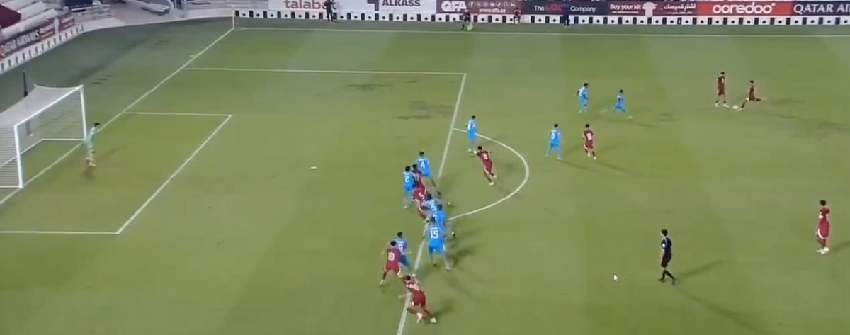shaggybirkar's tweet photo. (#1/2)When the dust settles down and calmer heads prevail, one can see the shoddy job Jeakson(6)+Jay(15) did of holding the defense line and being aware.Just watch their run upto the goal.Goal is disgrace but we can't rule out the black sheep in defending #QTRIND #IndianFootball https://t.co/nK4HcYCDr8