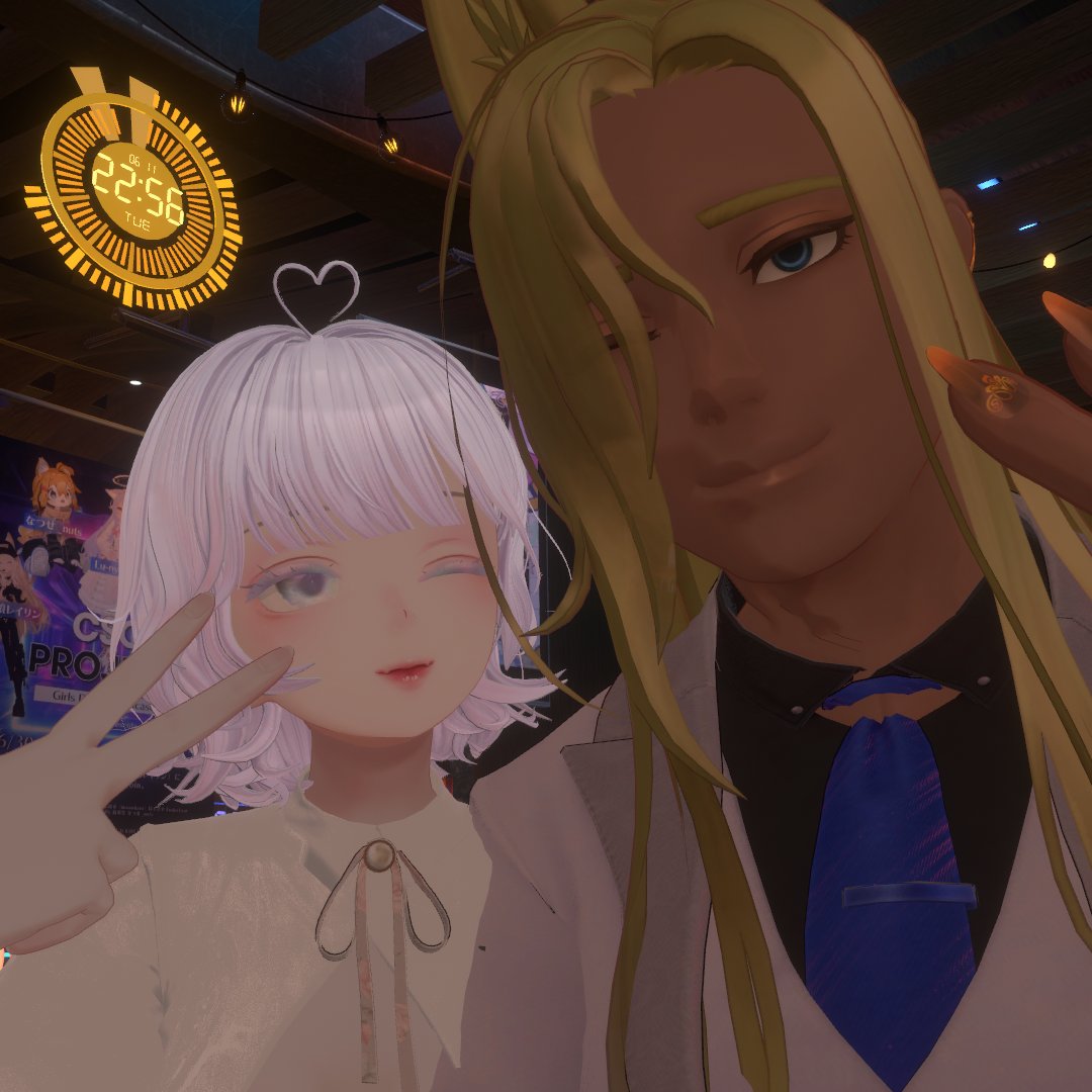 Sora_casHi's tweet image. 一卓目！VR機器の話で「フルトラ、てもはやブランド品だよね」て話ですごく盛り上がりました！
トータル10万ちょいを全身に巻いてるからブランド品バッグ１個分・・・。
高いね！でも可愛くなれて満足感得れるから実質無料！！
#DoNow