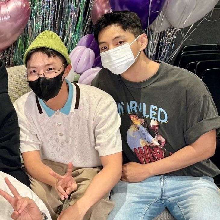vhopebot's tweet photo. like is this not completely crazy https://t.co/hiIHhzxBJF