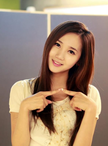 AllenCalliope_'s tweet photo. Former Hello Venus Member Yoo Ara Has Been Diagnosed With Cancer

Former Hello Venus member Yoo Ara recently announced on her Instagram that she has been diagnosed with cancer. She expressed her concern that some people may have thought she had passed away due to her absence from social media. Yoo Ara explained that she had been feeling constantly tired and unwell, leading her to seek medical attention. After undergoing tests, she received the devastating news of her cancer diagnosis. Following this, she underwent emergency surgery and is currently on medication to aid her recovery.

Yoo Ara shared that she has been steadily improving and thanked her fans for their concern and support during this difficult time. She acknowledged that she had been hard to reach and apologized to those who were worried about her. Despite the challenges she faced, Yoo Ara remains optimistic and determined to focus on her health and well-being. She urged her followers to take care of themselves and be mindful of their health, especially during the hot summer months.

Yoo Ara made her debut with Hello Venus in 2012 and has since pursued acting opportunities in various K-Dramas. Her unexpected cancer diagnosis has undoubtedly been a shock to her fans and the K-pop community. However, Yoo Ara's resilience and positive attitude serve as an inspiration to many facing similar challenges. She assured her supporters that she would strive to keep them updated on her progress and asked for their continued love and understanding during her recovery journey.