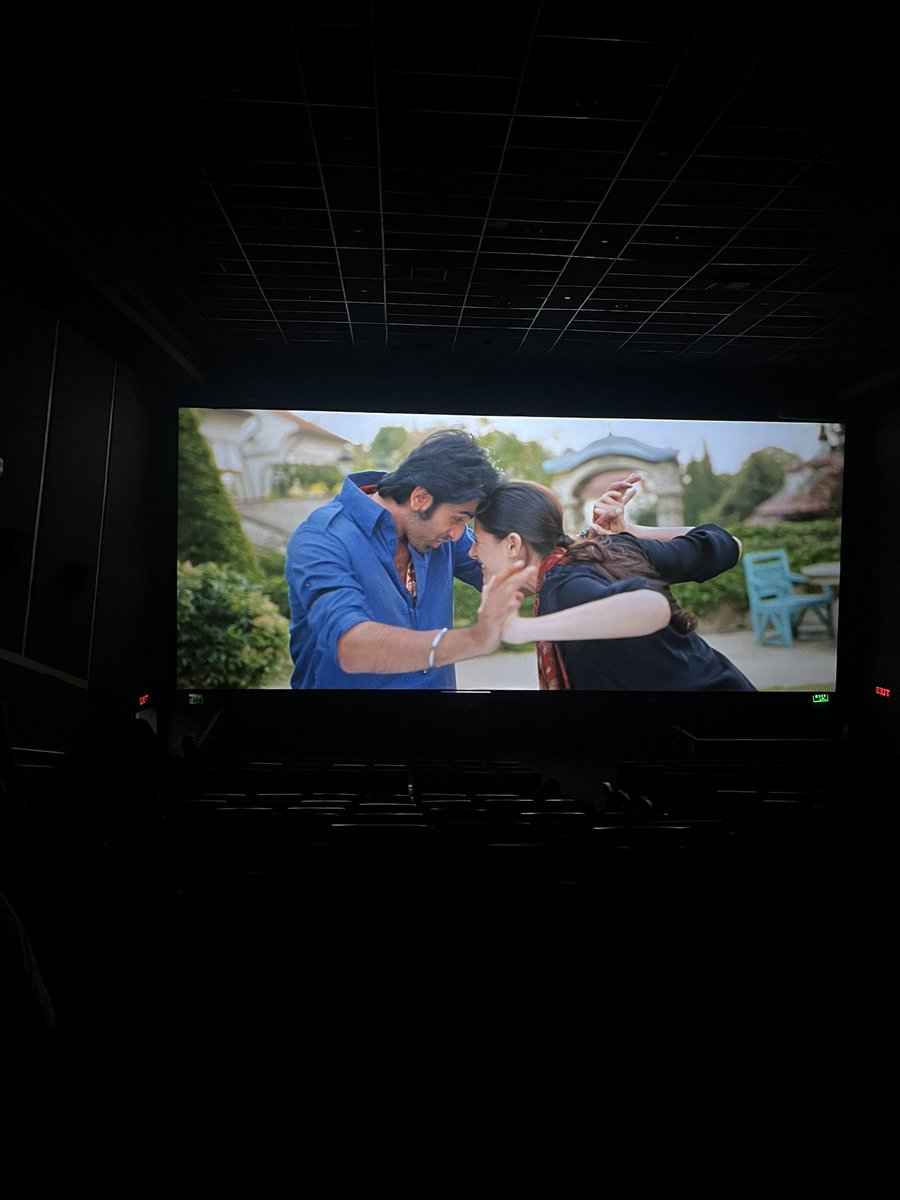 keshu_05_'s tweet photo. MOVIE DATE WITH HER❤️🤌🦦
#Rockstar #ranbirkapoor https://t.co/YdDplUzmRq
