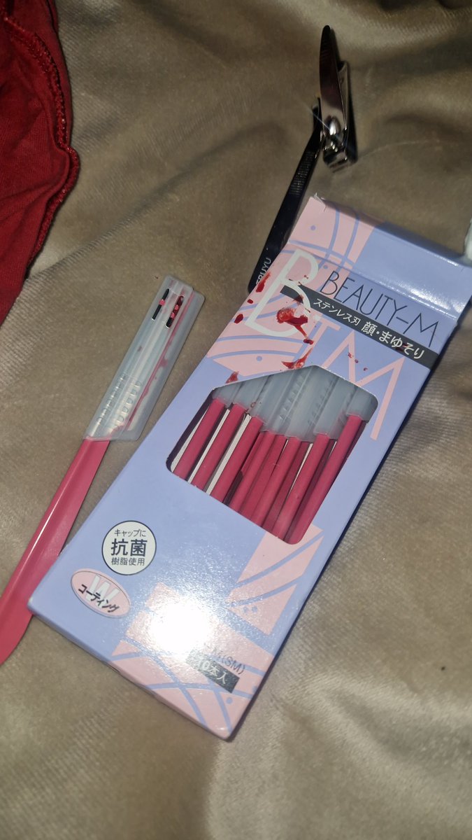 braes75's tweet photo. the self harm tools so inspo call that shit #shinspo https://t.co/JUiWvU8S5V