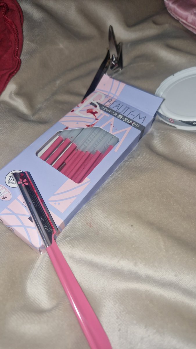 braes75's tweet photo. the self harm tools so inspo call that shit #shinspo https://t.co/JUiWvU8S5V