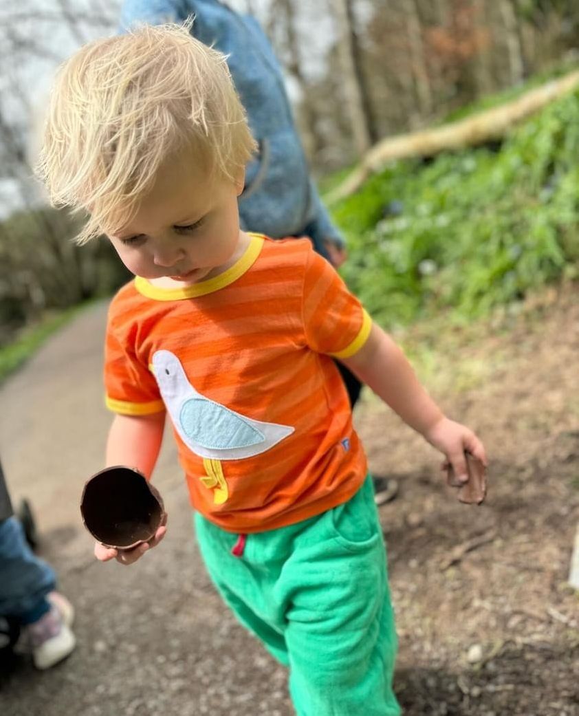 toby_tiger's tweet image. Check out @sherfordclothbummum's littlest one rocking our Organic Striped Seagull Applique T-shirt! 🐦🍟 
⁠
🏖️ Get ready to feel comfy, look fabulous, and snack in style with Toby Tiger's Seagull collection. ✨ #TobyTiger #SeagullCollection #SnackInStyle
